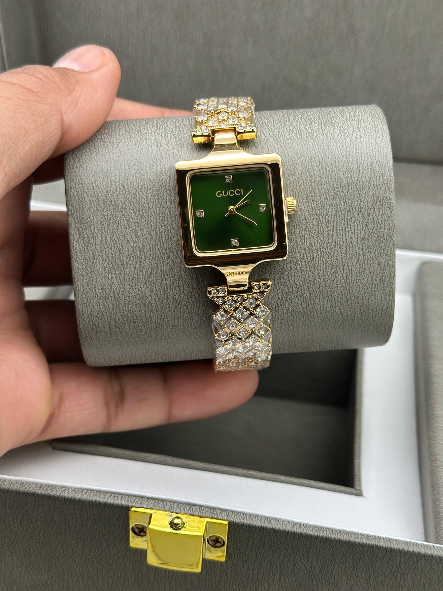 Luxurious Designer Women Trendy Watch - šššš šššš ( ššššššš šš
š
šš)