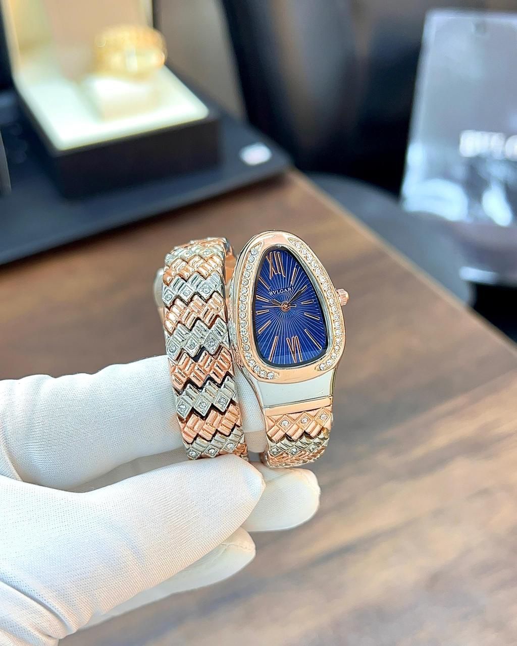 Luxurious Designer Trendiest Women Watch - šššš šššš ( ššššššš šš
š
šš) Premium Quality