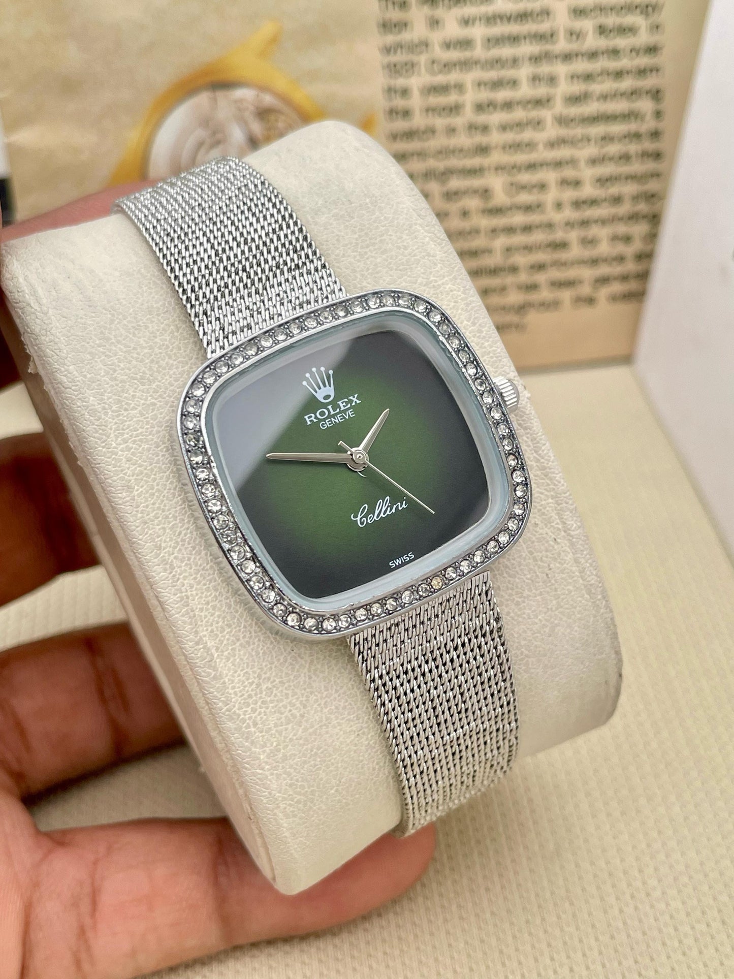 Luxurious Designer Elegant Women Watch-šššš šššš (ššššššš šš
š
šš)