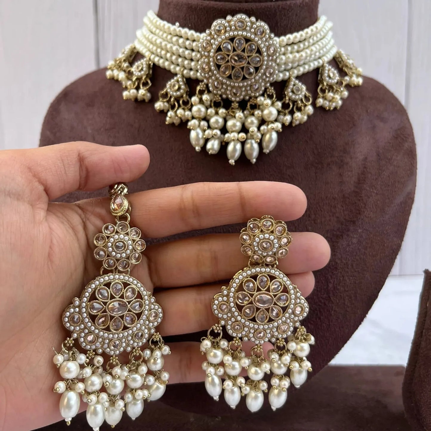 Veshakart Premium Handcrafted Pearl Necklace Set - Celebrity Style