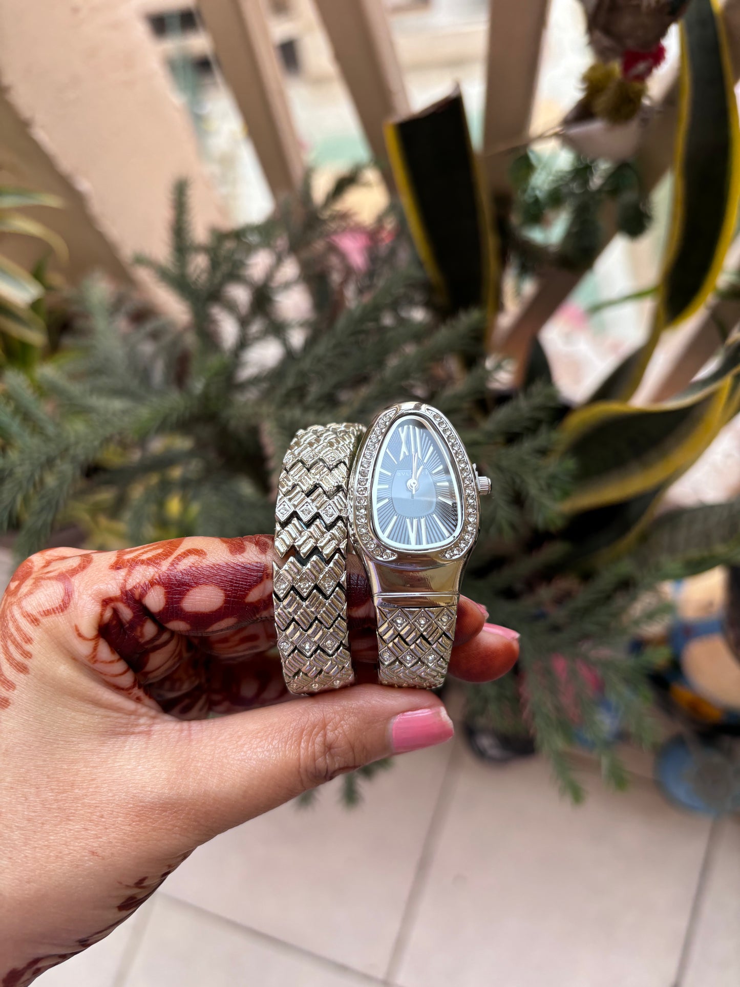 Luxurious Designer Women Watch - 𝐌𝐄𝐆𝐀 𝐒𝐀𝐋𝐄 ( 𝐋𝐈𝐌𝐈𝐓𝐄𝐃 𝐎𝐅𝐅𝐄𝐑)