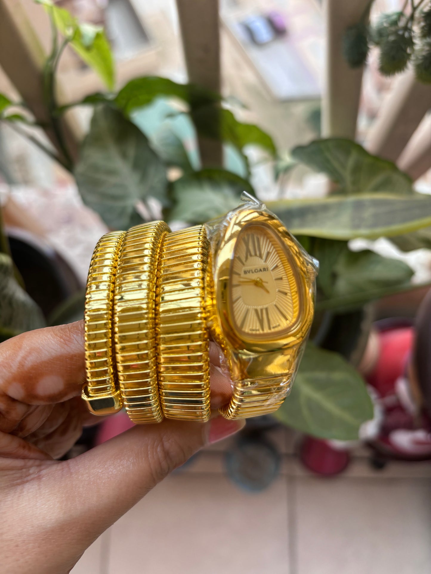 Luxurious Designer Women Watch - 𝐌𝐄𝐆𝐀 𝐒𝐀𝐋𝐄 ( 𝐋𝐈𝐌𝐈𝐓𝐄𝐃 𝐎𝐅𝐅𝐄𝐑)