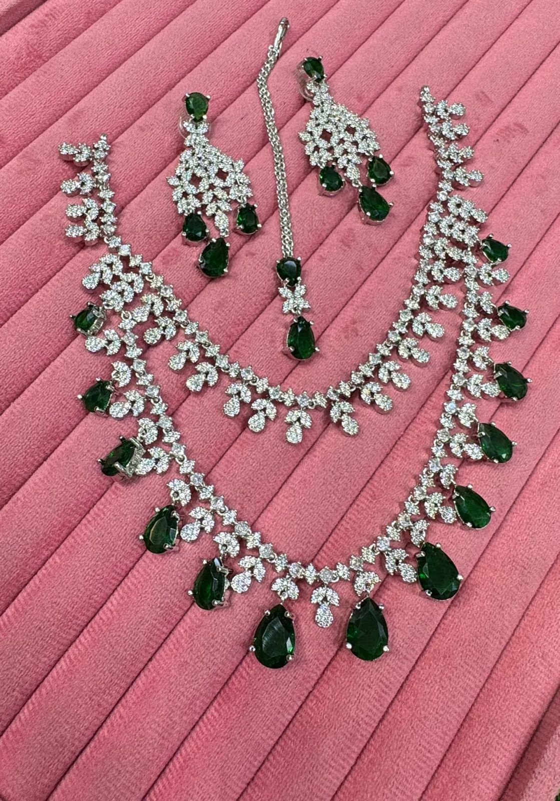 Veshakart Premium Handcrafted American Diamond Necklace Set