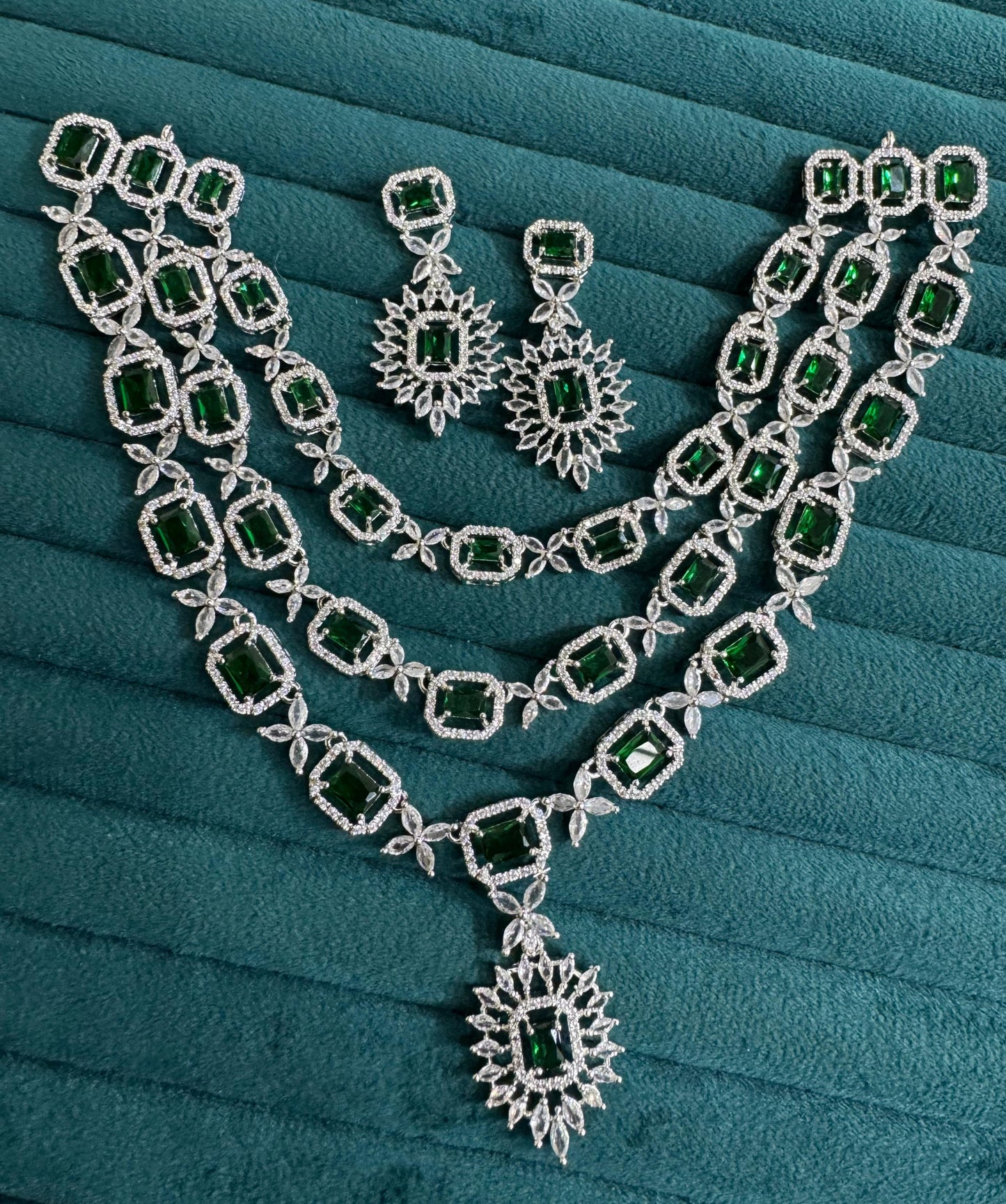 Veshakart Premium Handcrafted American Diamond Necklace Set