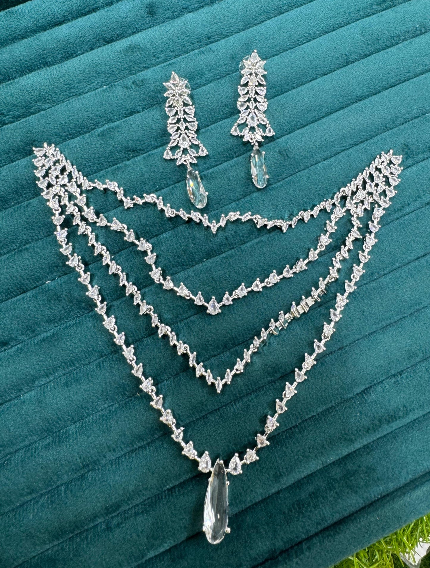 Veshakart Premium Handcrafted American Diamond Necklace Set