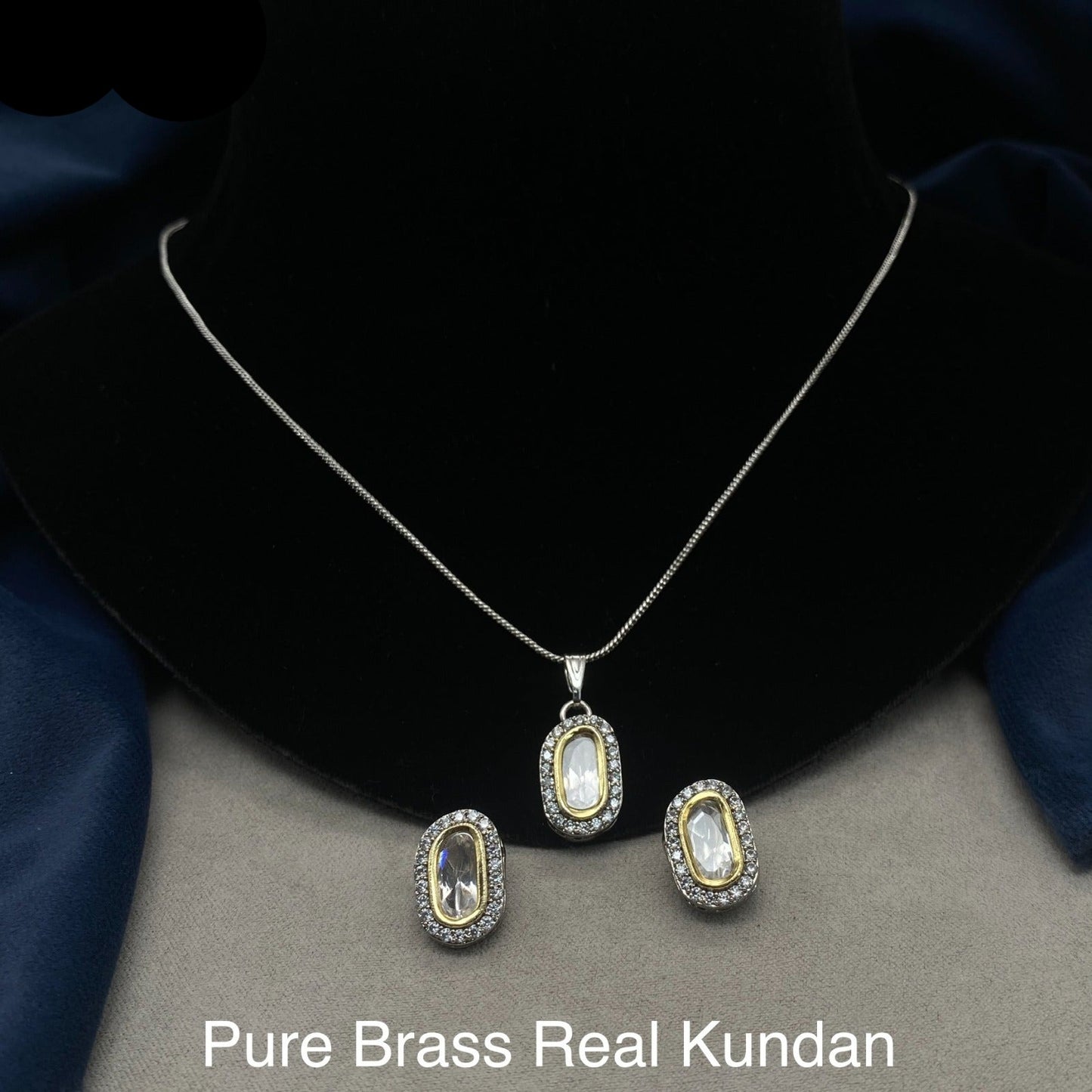 Premium Handcrafted Kundan Pendent Set