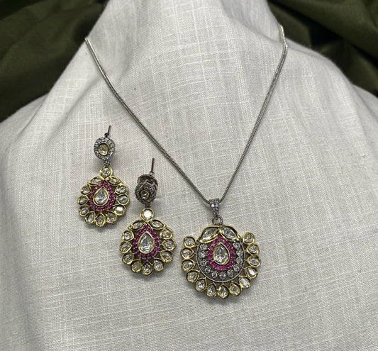 Premium Handcrafted Kundan Pendent Set