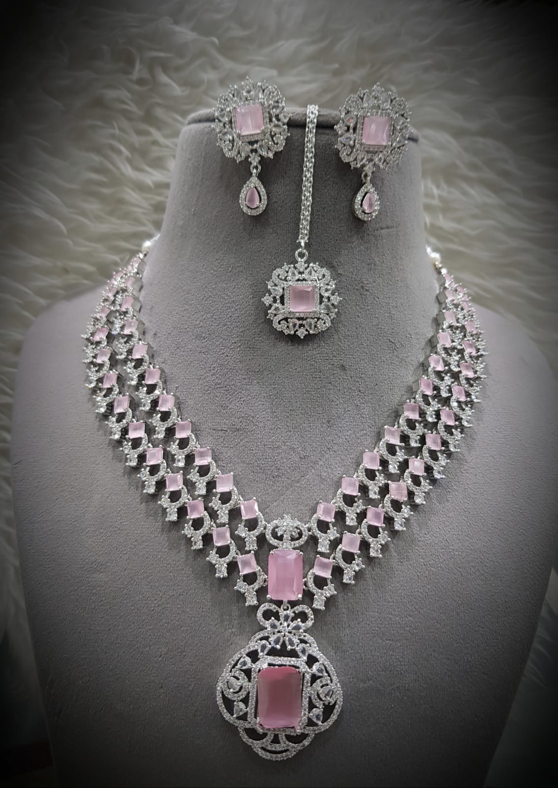 Neeta Ambani Inspired Veshakart Premium Handcrafted AD Necklace Set