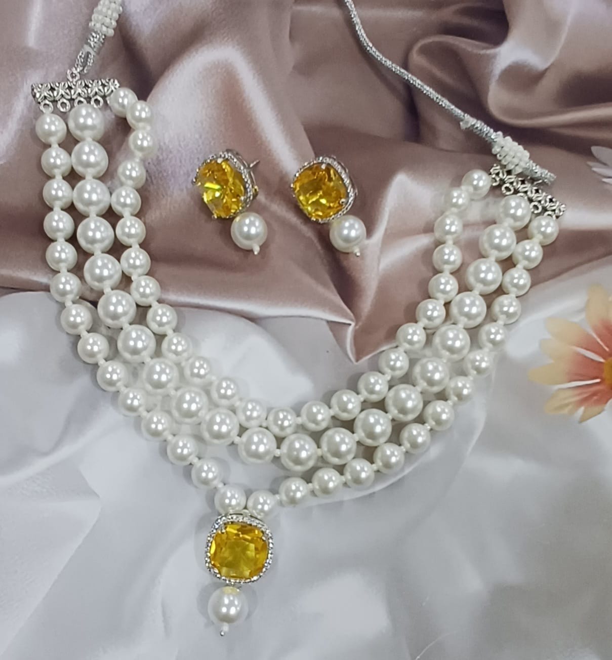 Veshakart Premium Handcrafted Pearl Necklace Set