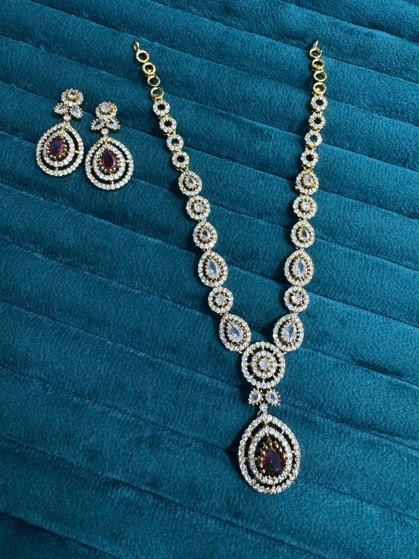 Veshakart Premium Handcrafted American Diamond Necklace Set With Chain