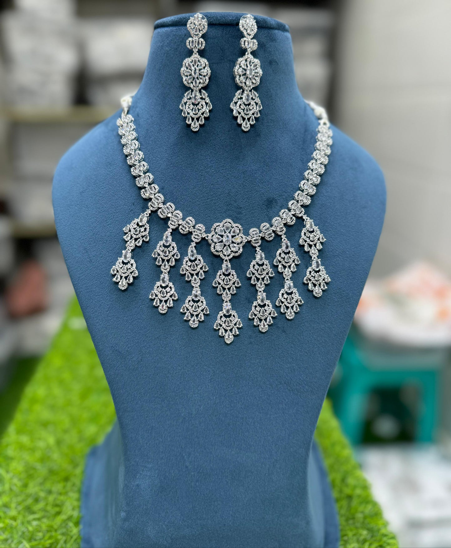 Veshakart Premium Handcrafted American Diamond Necklace Set