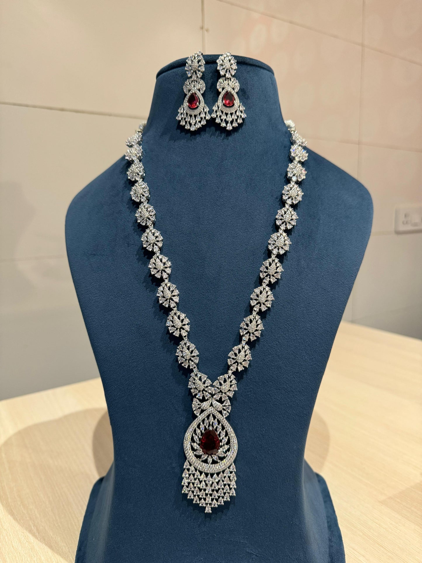 Veshakart Premium Handcrafted American Diamond Necklace Set