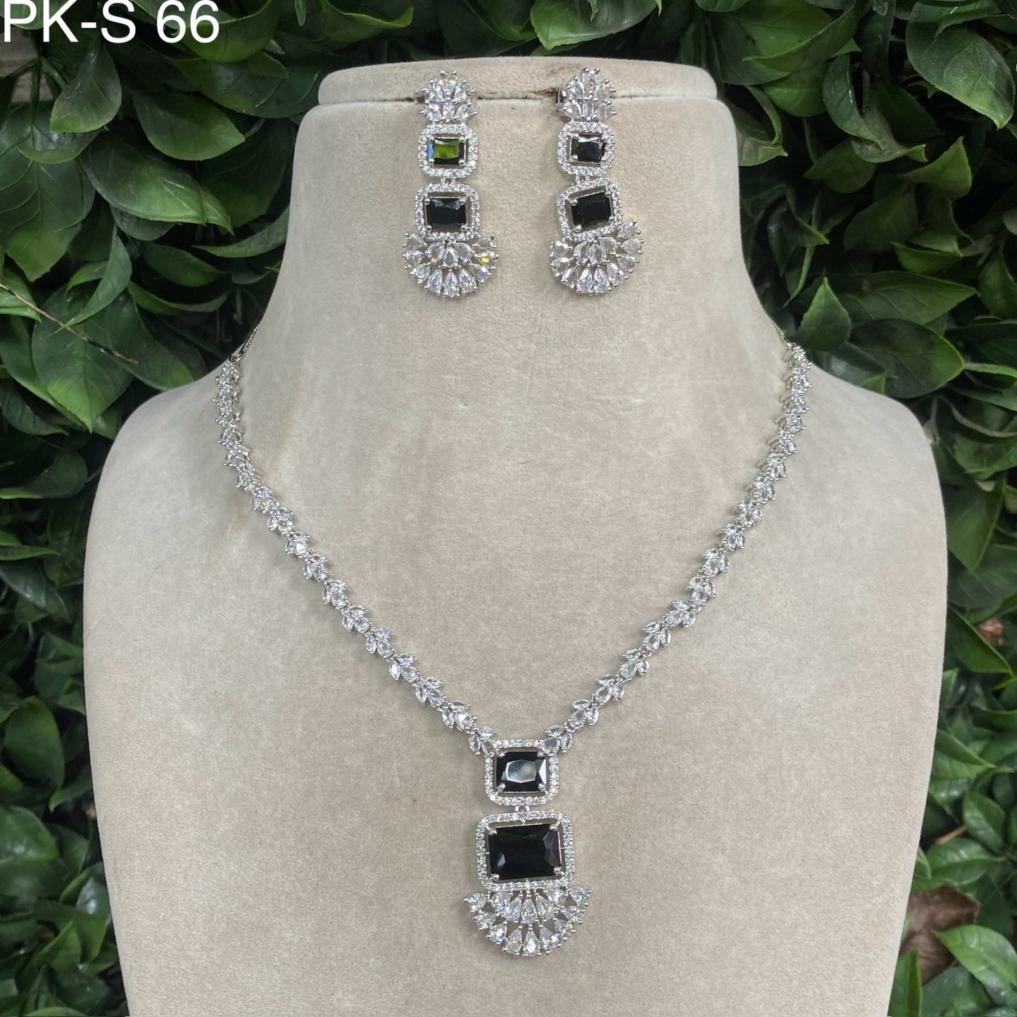 Veshakart Premium Handcrafted American Diamond Necklace Set