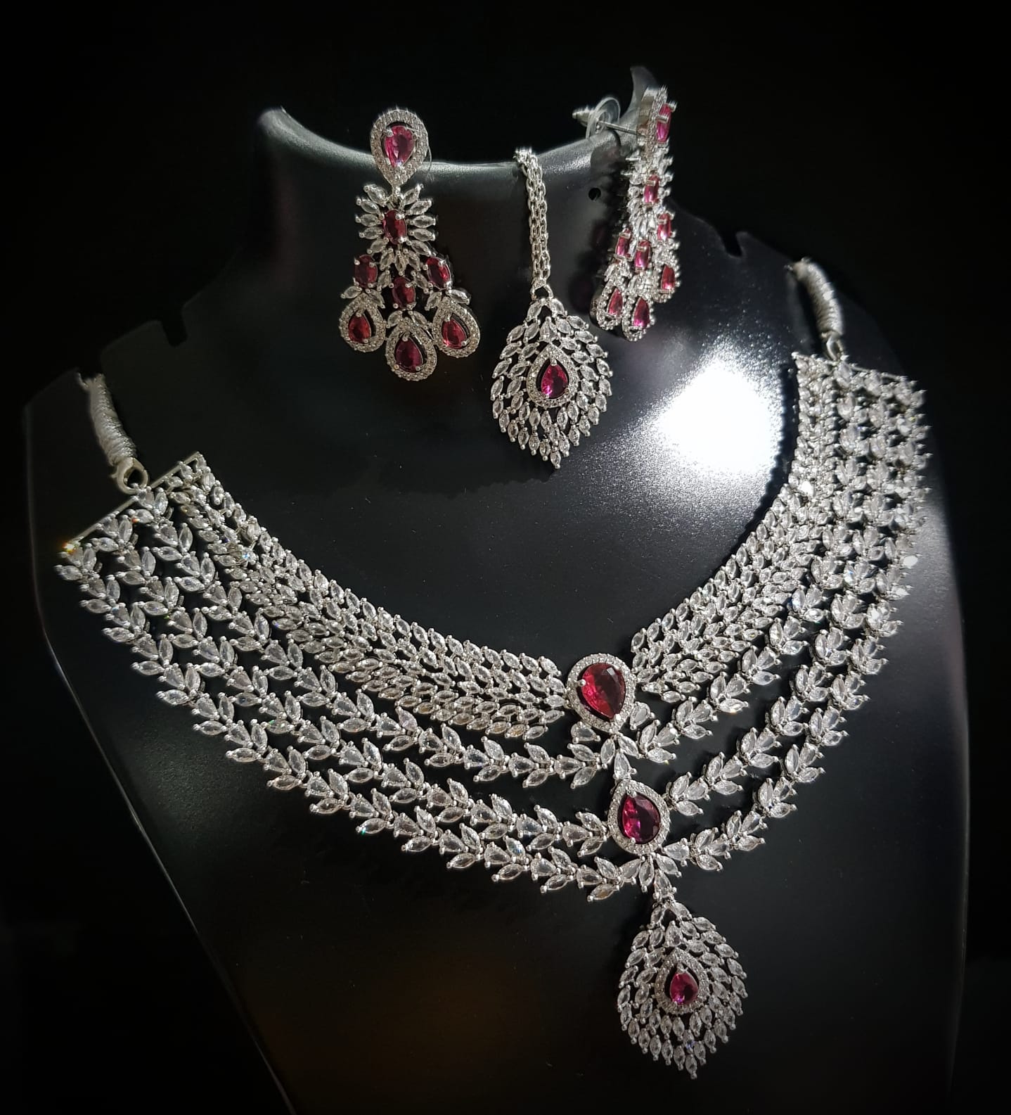 Veshakart Premium Handcrafted American Diamond Necklace Set