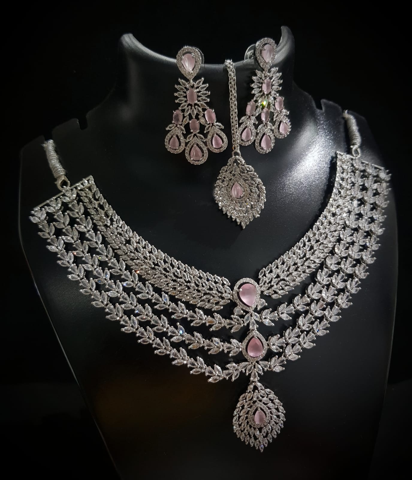 Veshakart Premium Handcrafted American Diamond Necklace Set