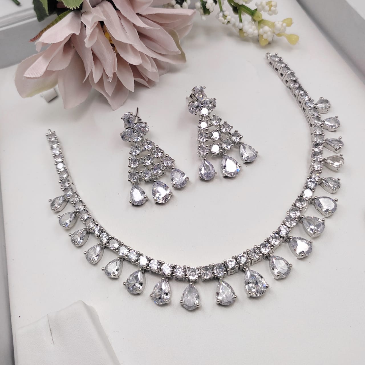 Veshakart Premium Handcrafted American Diamond Necklace Set