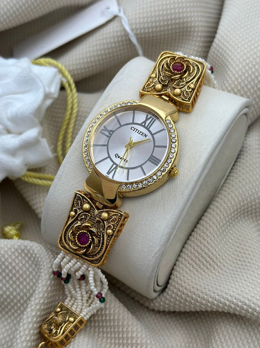 Luxurious Designer Pearl Women Watch