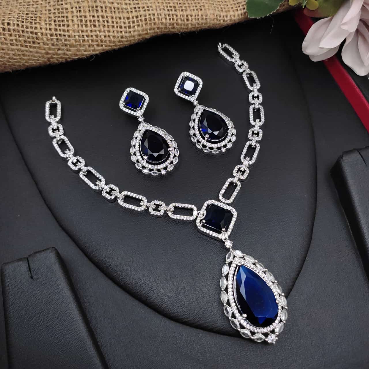 Veshakart Premium Handcrafted American Diamond Necklace Set