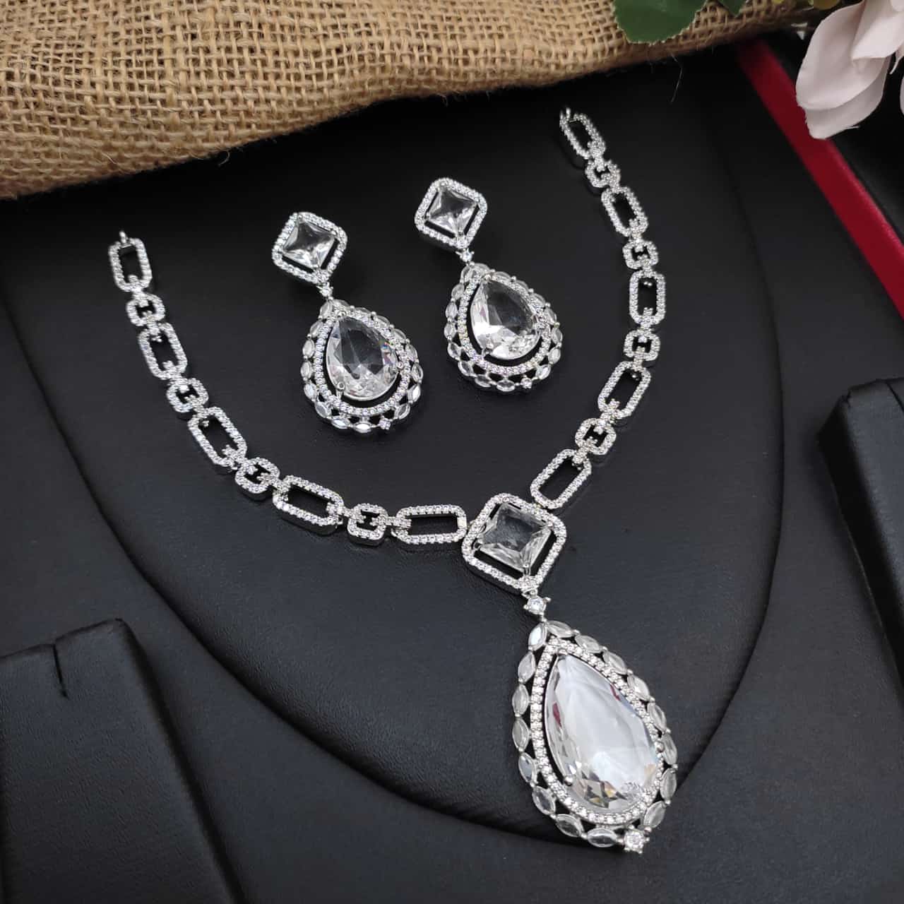 Veshakart Premium Handcrafted American Diamond Necklace Set