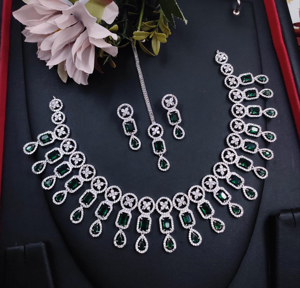 Veshakart Premium Handcrafted American Diamond Necklace Set