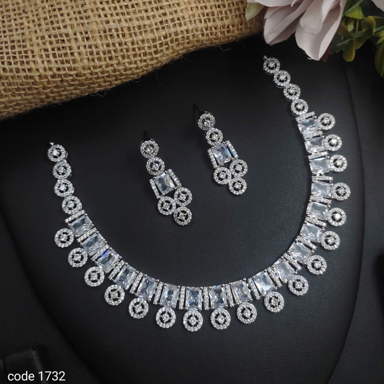 Veshakart Premium Handcrafted American Diamond Necklace Set