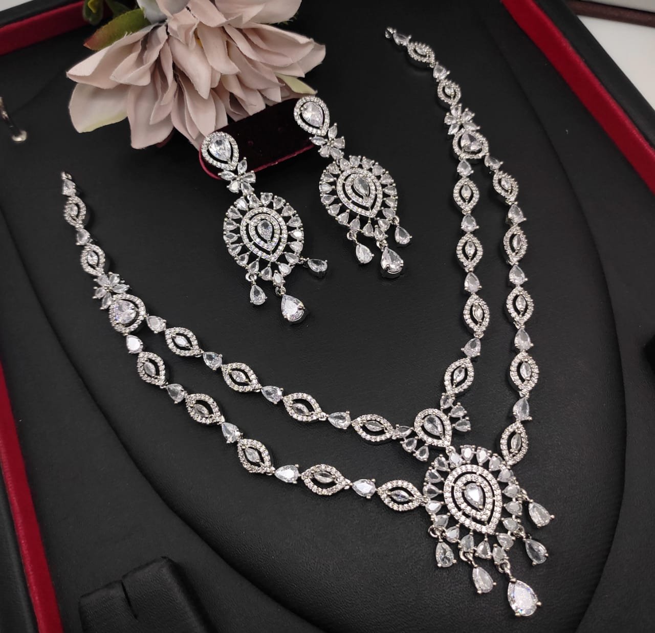 Veshakart Premium Handcrafted American Diamond Necklace Set