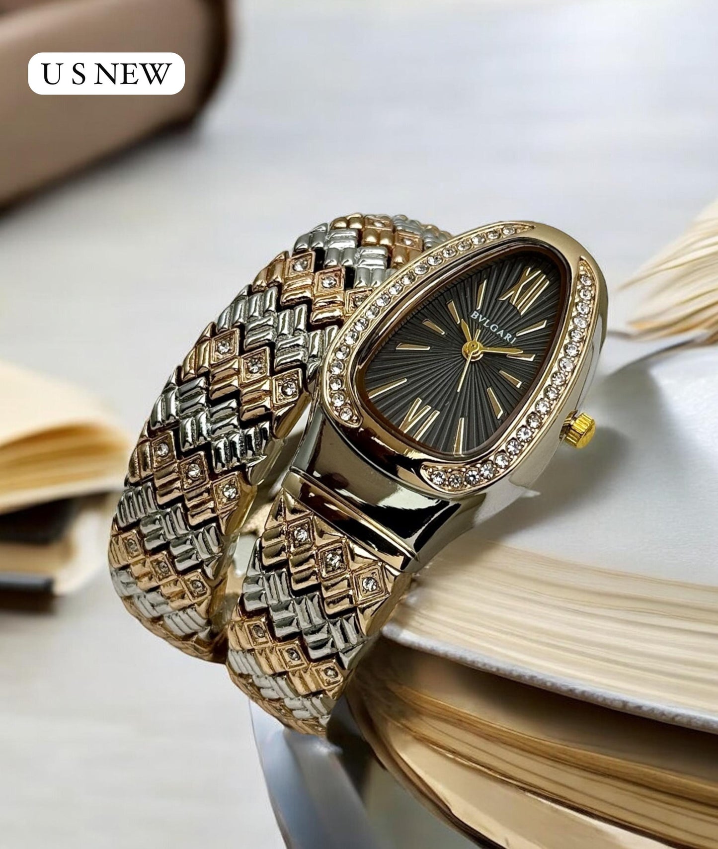 Luxurious Designer Women Watch -  𝐌𝐄𝐆𝐀 𝐒𝐀𝐋𝐄 ( 𝐋𝐈𝐌𝐈𝐓𝐄𝐃 𝐎𝐅𝐅𝐄𝐑)(Premium Quality)