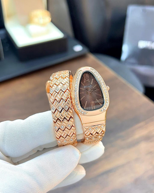 Luxurious Designer Women Watch - 𝐌𝐄𝐆𝐀 𝐒𝐀𝐋𝐄 ( 𝐋𝐈𝐌𝐈𝐓𝐄𝐃 𝐎𝐅𝐅𝐄𝐑) Premium Quality