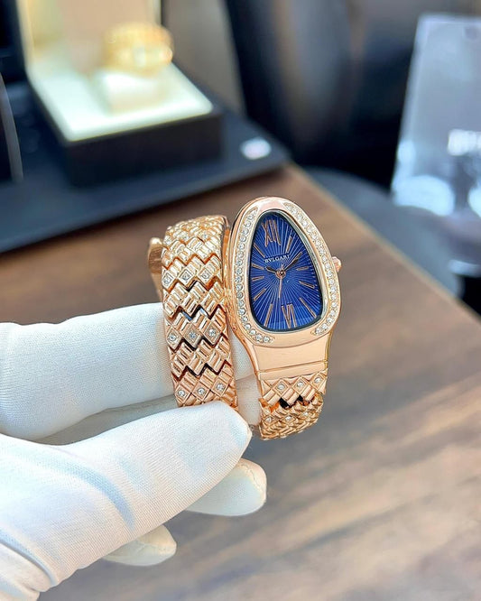 Luxurious Designer Trendiest Women  Watch - 𝐌𝐄𝐆𝐀 𝐒𝐀𝐋𝐄 ( 𝐋𝐈𝐌𝐈𝐓𝐄𝐃 𝐎𝐅𝐅𝐄𝐑) Premium Quality
