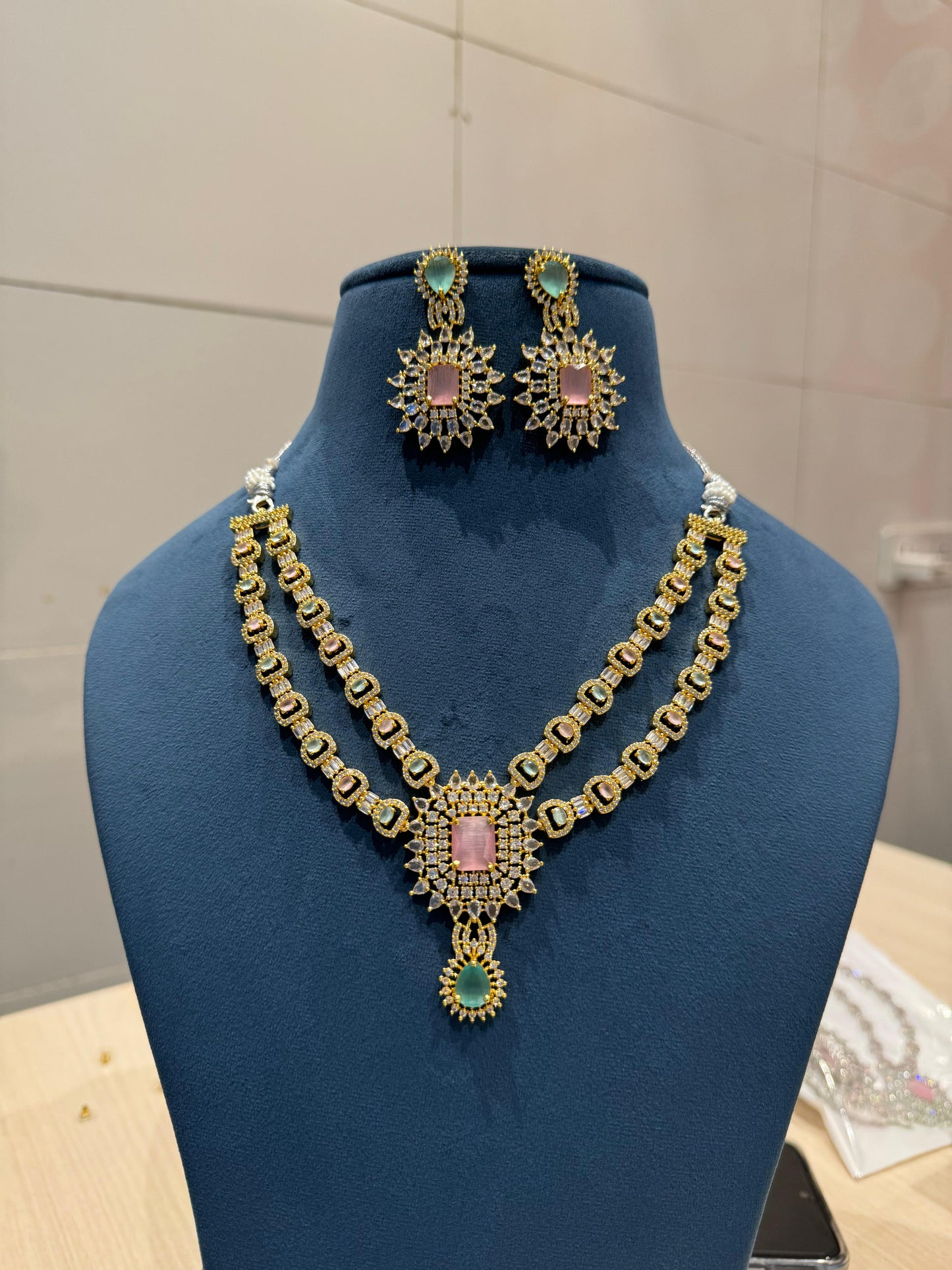 Veshakart Premium Handcrafted American Diamond Necklace Set