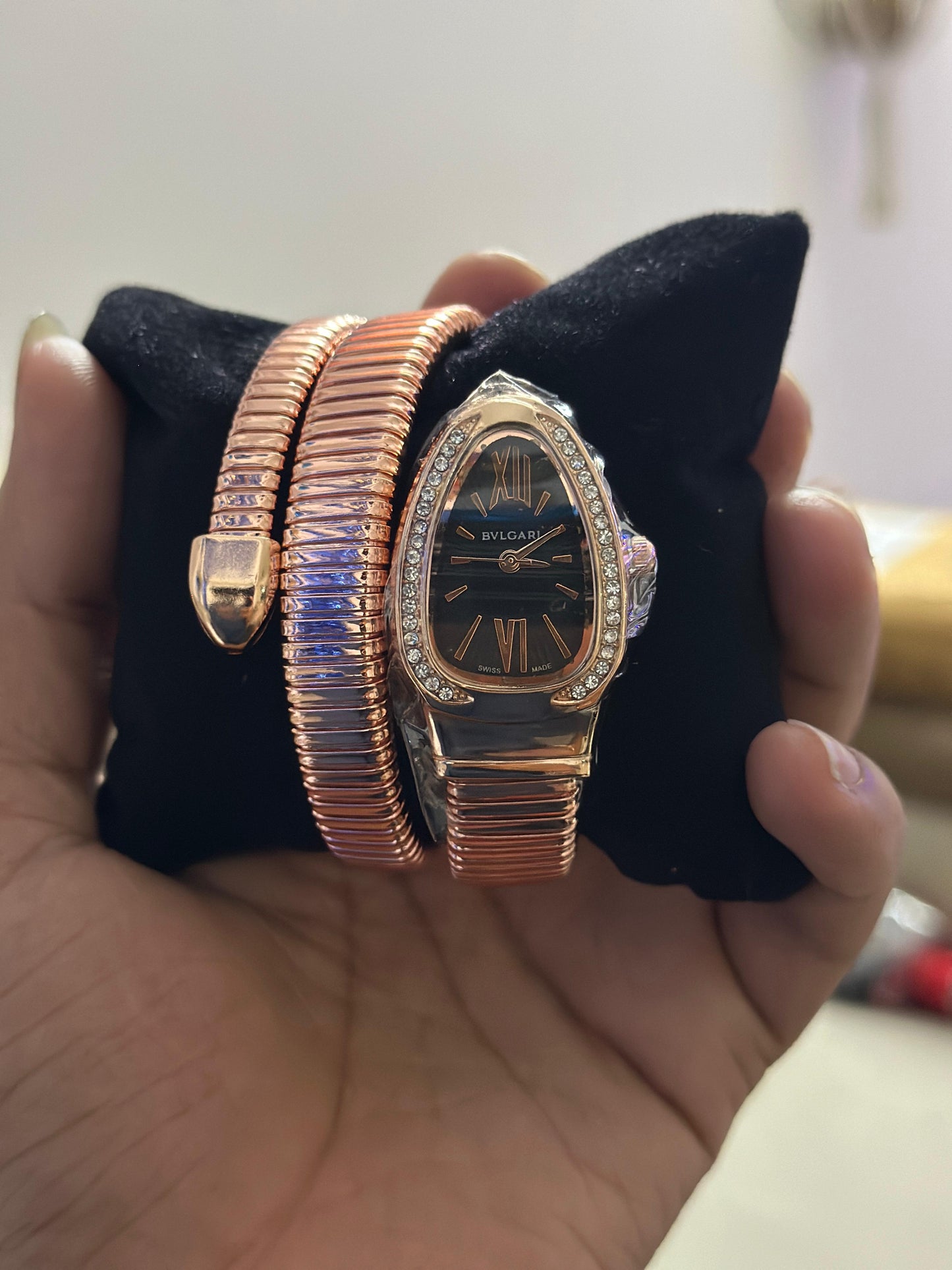 𝐑𝐞𝐬𝐭𝐨𝐜𝐤𝐞𝐝 𝐀𝐠𝐚𝐢𝐧 𝐁𝐞𝐜𝐚𝐮𝐬𝐞 𝐨𝐟 𝐇𝐢𝐠𝐡 𝐃𝐞𝐦𝐚𝐧𝐝-Luxurious Designer Women Watch -  𝐌𝐄𝐆𝐀 𝐒𝐀𝐋𝐄 ( 𝐋𝐈𝐌𝐈𝐓𝐄𝐃 𝐎𝐅𝐅𝐄𝐑)