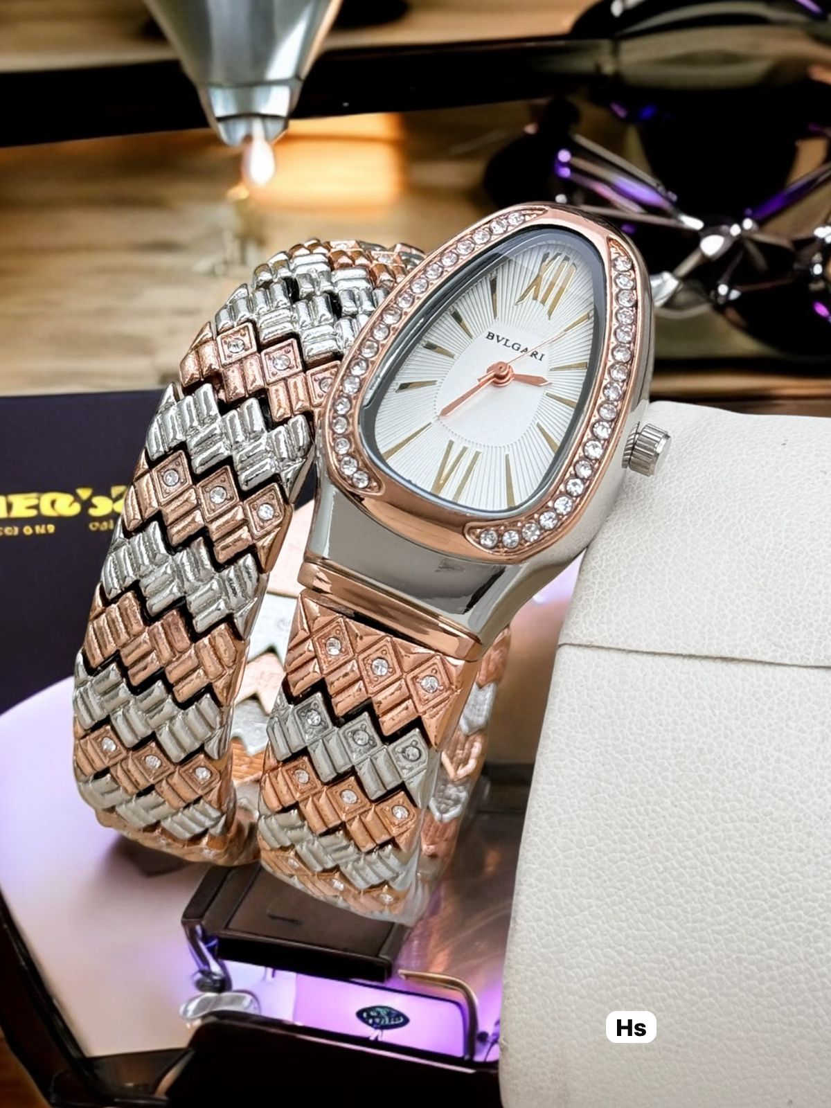 Luxurious Designer Women Watch - 𝐌𝐄𝐆𝐀 𝐒𝐀𝐋𝐄 ( 𝐋𝐈𝐌𝐈𝐓𝐄𝐃 𝐎𝐅𝐅𝐄𝐑)