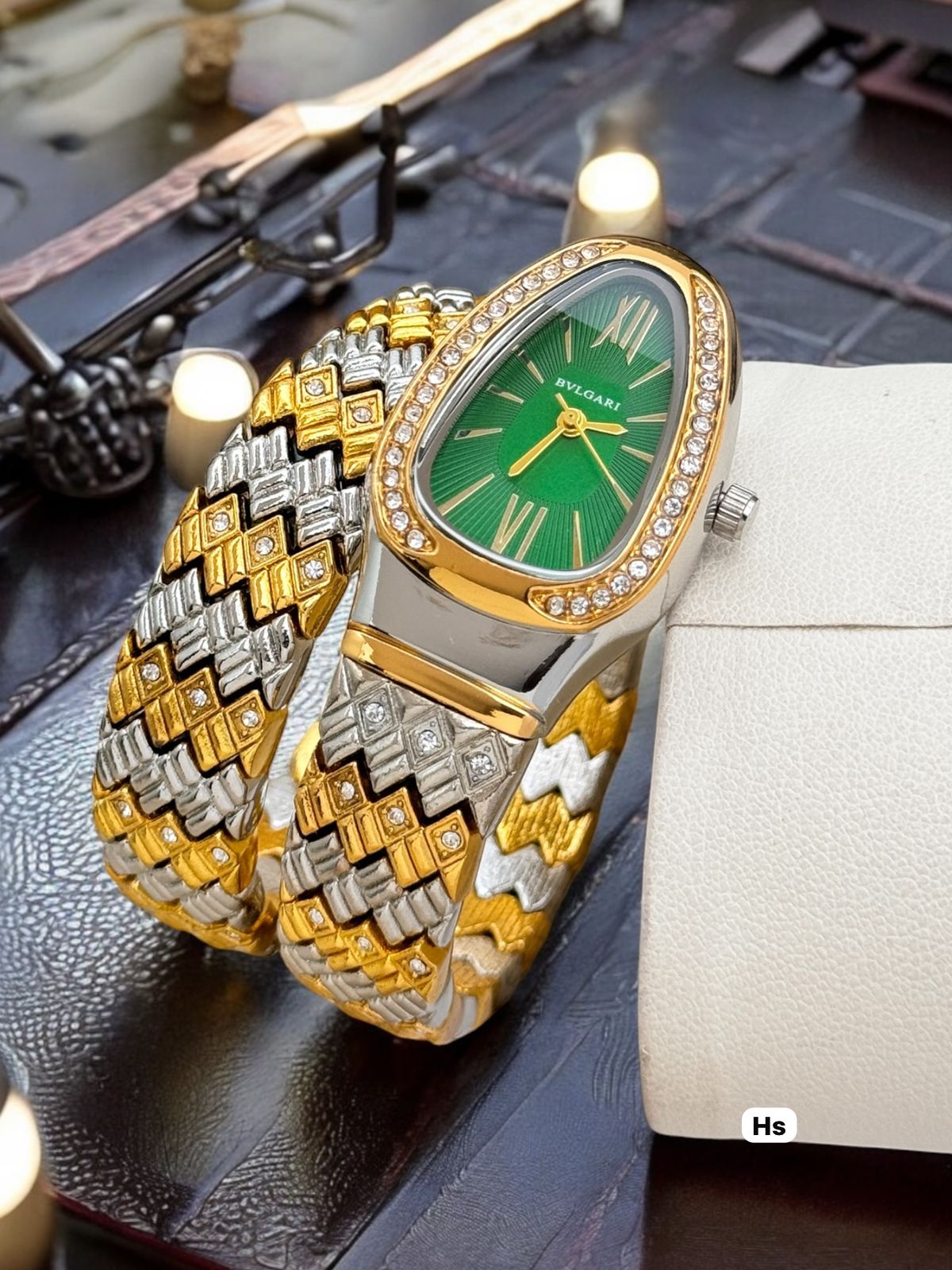 Luxurious Designer Women Watch - 𝐌𝐄𝐆𝐀 𝐒𝐀𝐋𝐄 ( 𝐋𝐈𝐌𝐈𝐓𝐄𝐃 𝐎𝐅𝐅𝐄𝐑)