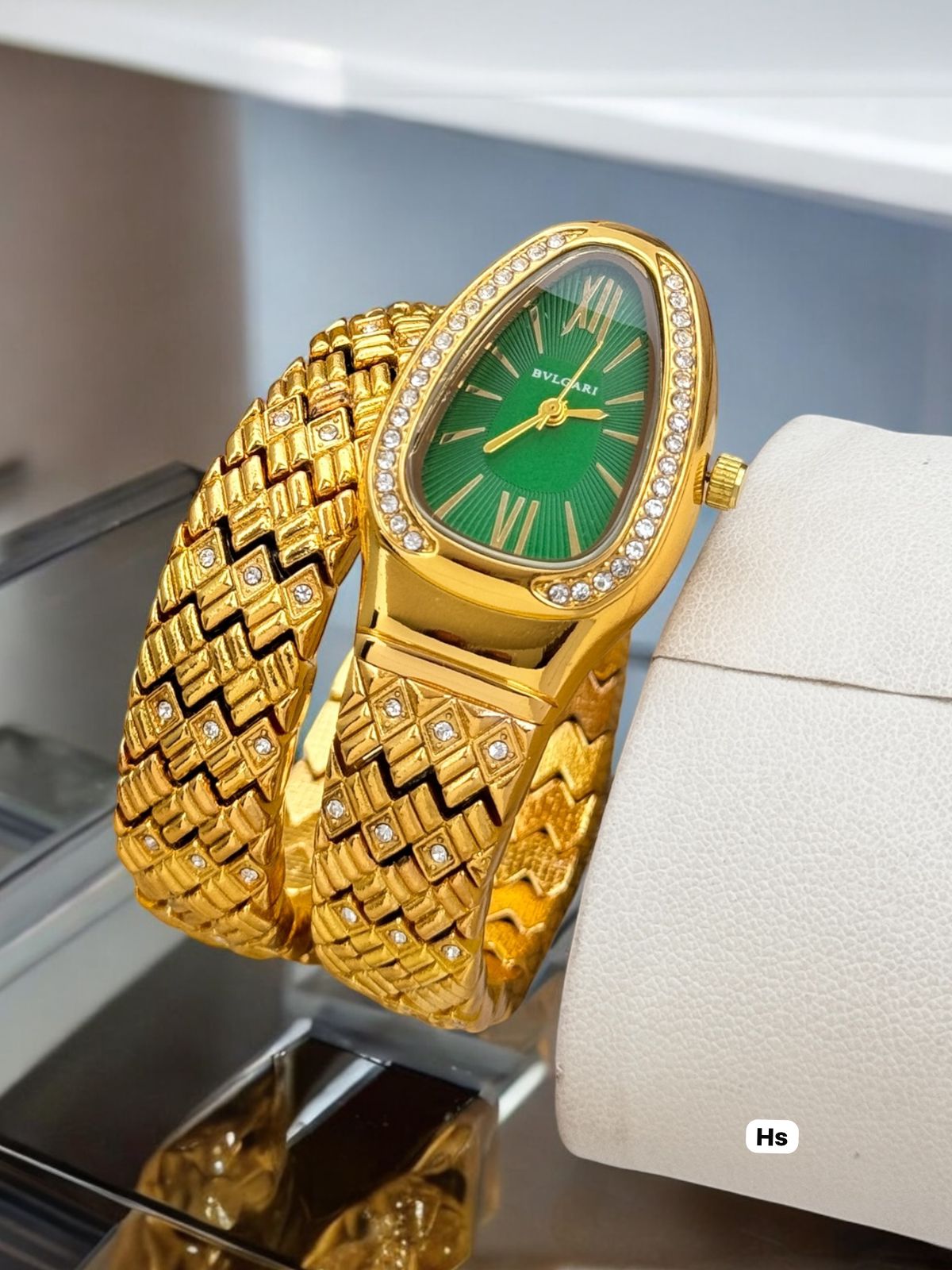 Luxurious Designer Women Watch - 𝐌𝐄𝐆𝐀 𝐒𝐀𝐋𝐄 ( 𝐋𝐈𝐌𝐈𝐓𝐄𝐃 𝐎𝐅𝐅𝐄𝐑)