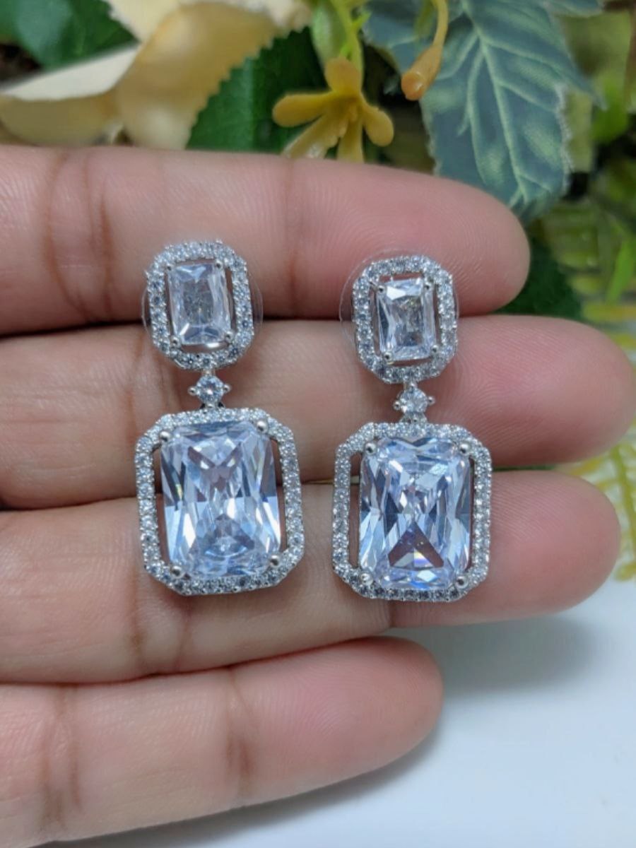 Veshakart Handcrafted Premium American Diamond Earrings