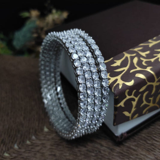 4 PIECE PREMIUM QUALITY AMERICAN DIAMOND BANGLES