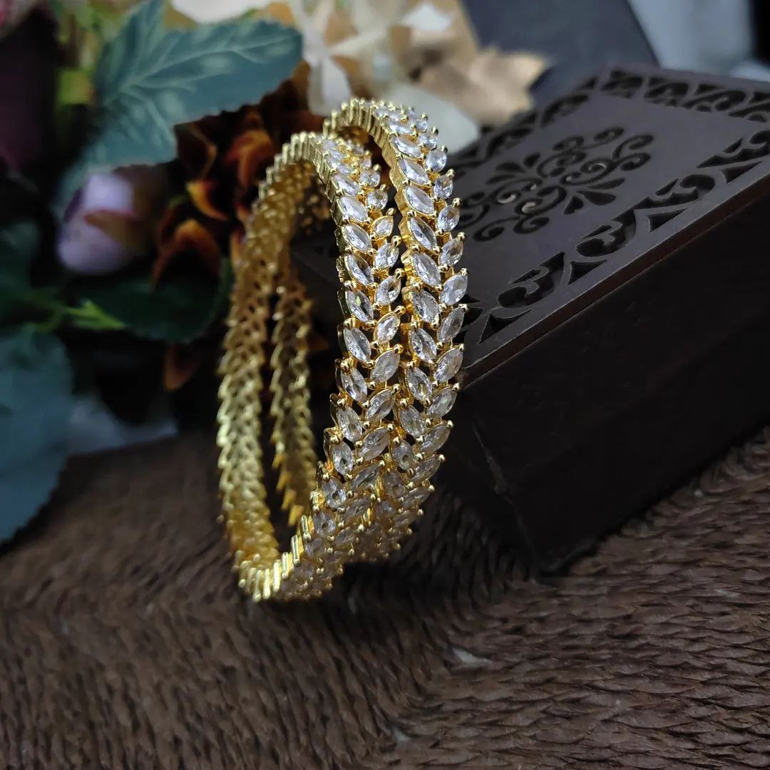 2 PIECE PREMIUM QUALITY AMERICAN DIAMOND BANGLES