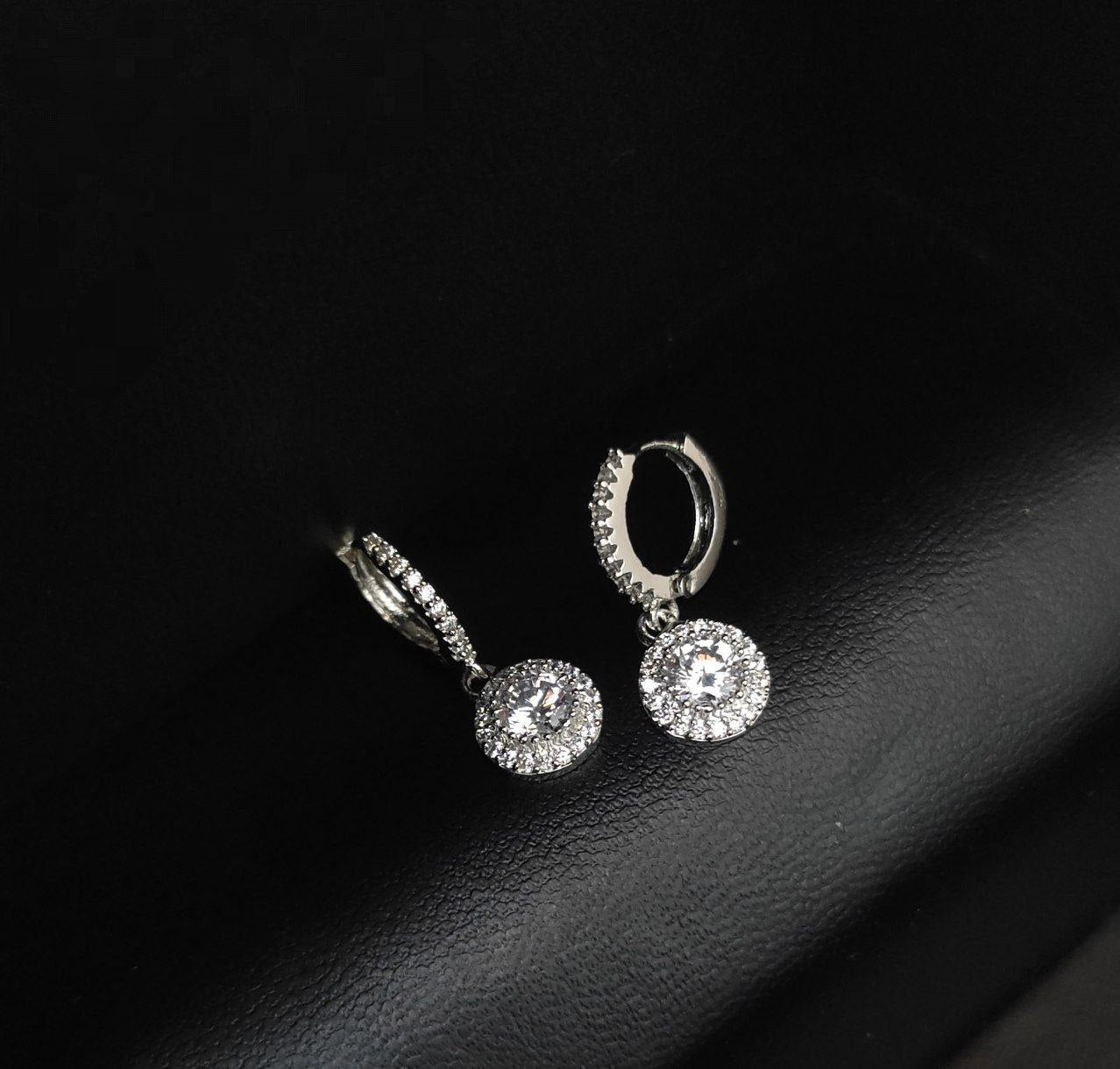 Veshakart Premium American Diamond Handcrafted Earrings