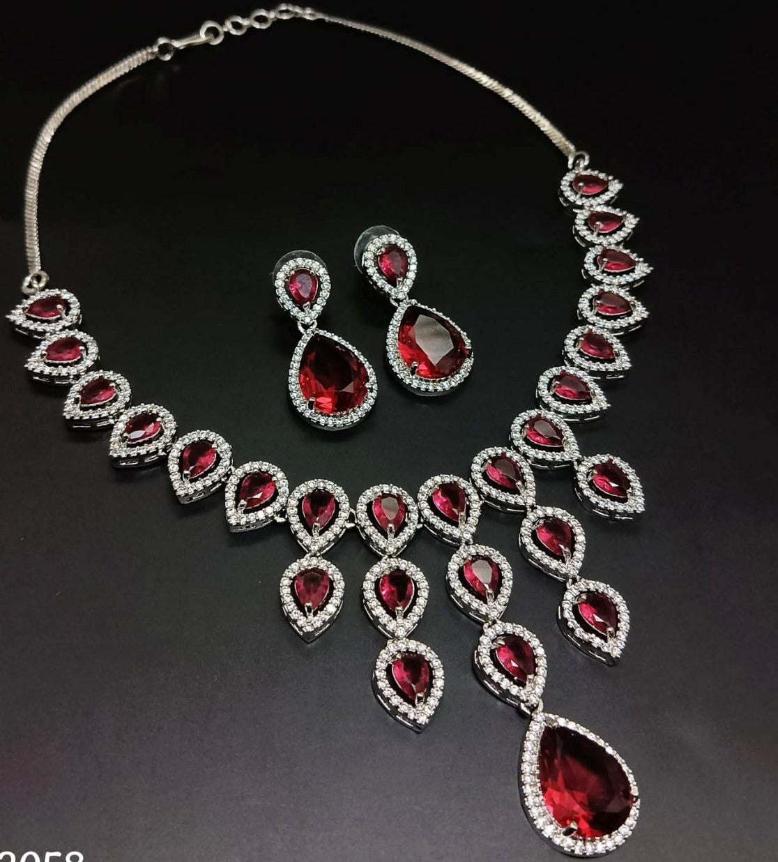 Veshakart Premium Handcrafted American Diamond Necklace Set